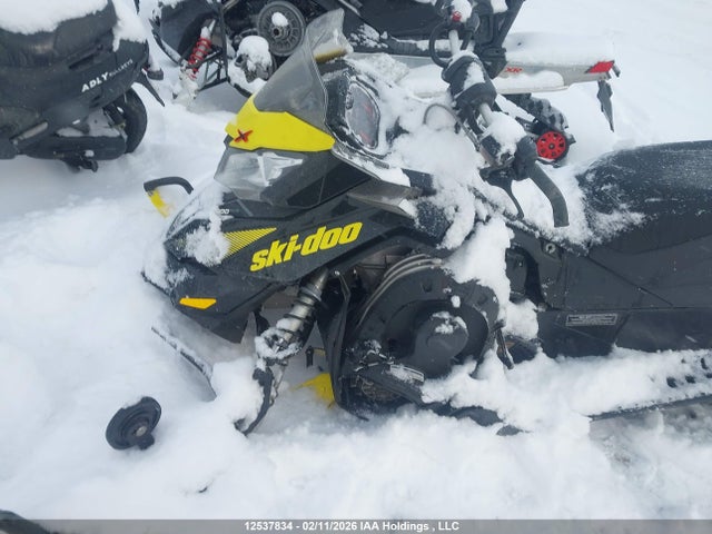 2BPSMBJA6JV000275 Skidoo Skidoo.