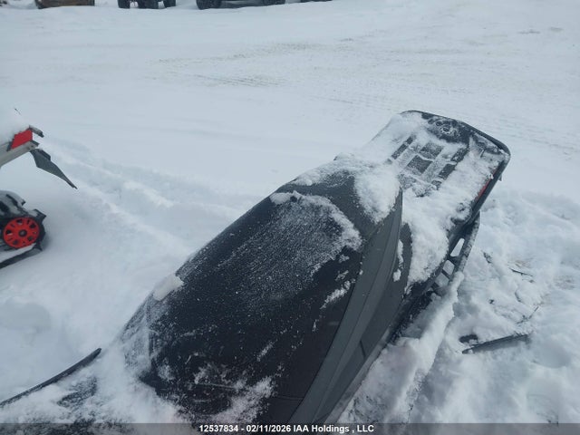 2BPSMBJA6JV000275 Skidoo Skidoo.