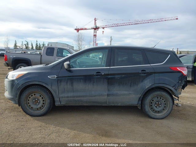 1FMCU9GX8FUB76493 Ford ESCAPE SE