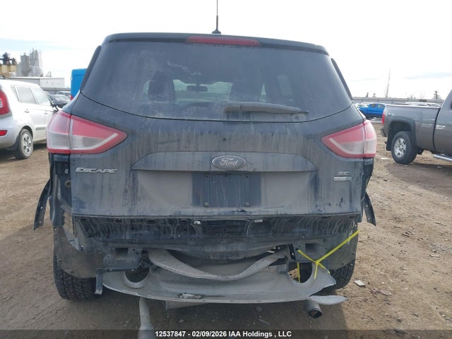 1FMCU9GX8FUB76493 Ford ESCAPE SE