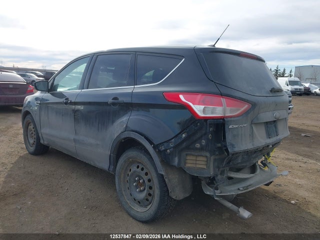 1FMCU9GX8FUB76493 Ford ESCAPE SE