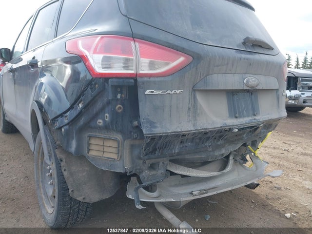 1FMCU9GX8FUB76493 Ford ESCAPE SE