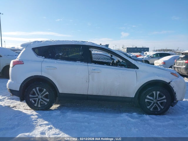 2T3ZFREVXHW328144 Toyota RAV4 LE