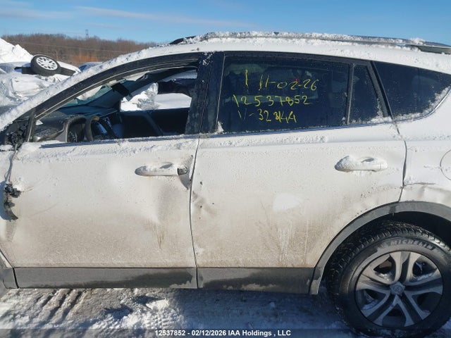 2T3ZFREVXHW328144 Toyota RAV4 LE