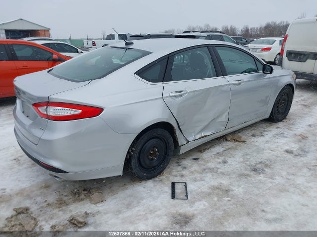 3FA6P0H77FR147938 Ford FUSION SE