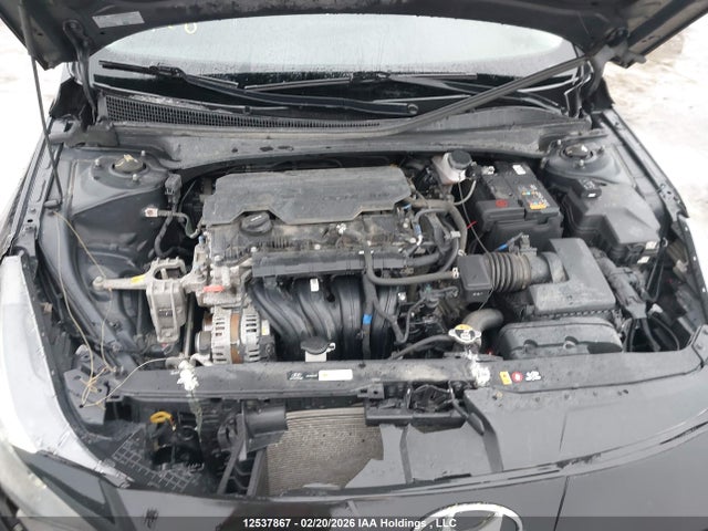KMHLM4AGXNU353992 Hyundai Elantra Preferred Ivt