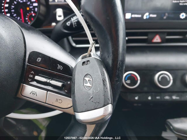 KMHLM4AGXNU353992 Hyundai Elantra Preferred Ivt