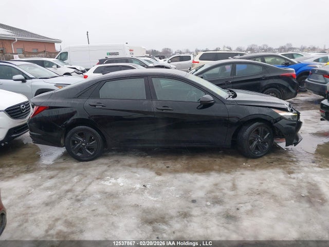 KMHLM4AGXNU353992 Hyundai Elantra Preferred Ivt