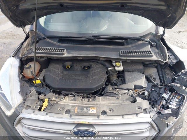1FMCU9J93HUD68403 Ford Escape Titanium