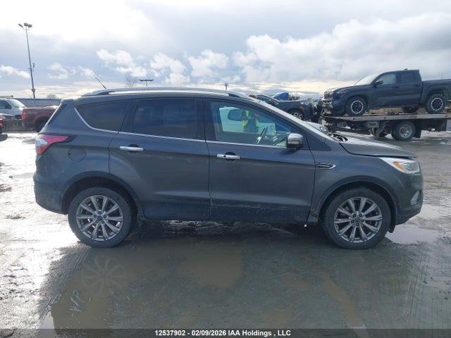 1FMCU9J93HUD68403 Ford Escape Titanium