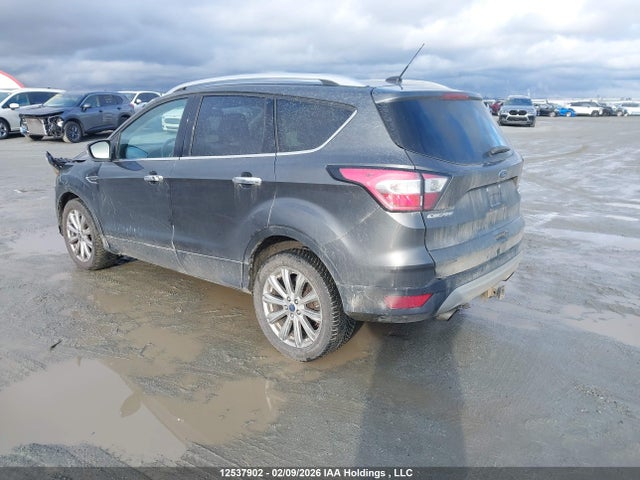 1FMCU9J93HUD68403 Ford Escape Titanium