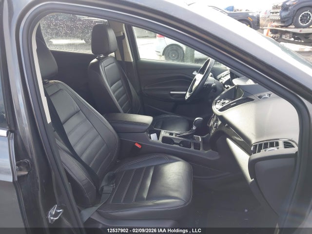 1FMCU9J93HUD68403 Ford Escape Titanium