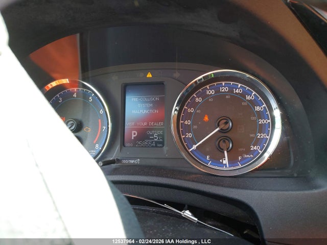 2T1BURHE9KC163272 Toyota COROLLA LE