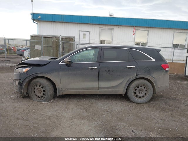 5XYPGDA5XJG370573 KIA Sorento Lx/l