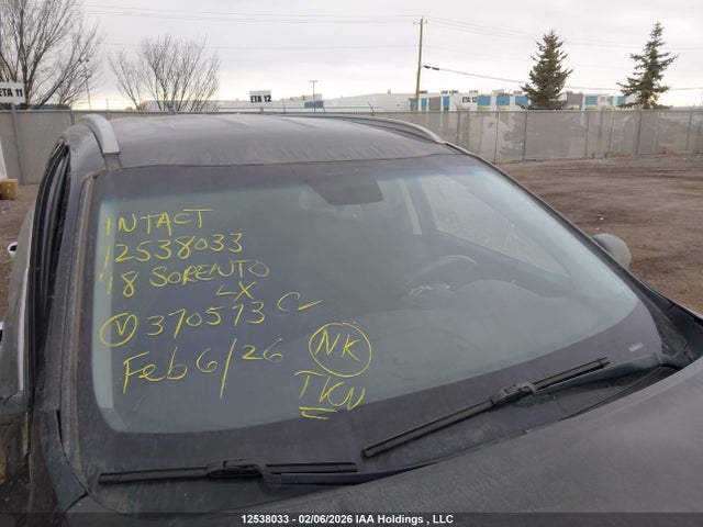 5XYPGDA5XJG370573 KIA Sorento Lx/l