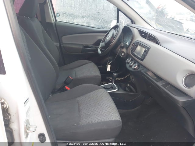 12538100 :رقم المزاد ، VNKKTUD32FA017713 vin ، 2015 Toyota Yaris مزاد بيع