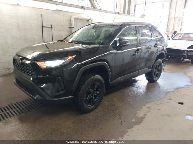 2T3B1RFV0MW231740 Toyota RAV4 LE