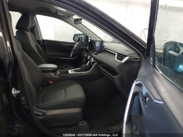 2T3B1RFV0MW231740 Toyota RAV4 LE