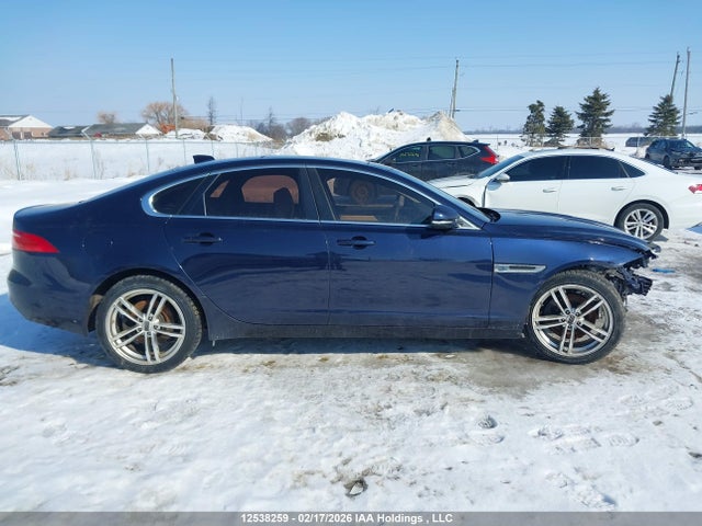 SAJBK4BN8HCY42776 Jaguar Xf Prestige