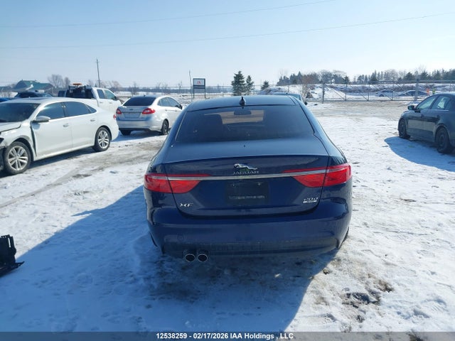 SAJBK4BN8HCY42776 Jaguar Xf Prestige