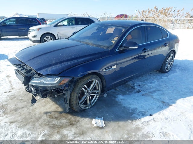 SAJBK4BN8HCY42776 Jaguar Xf Prestige