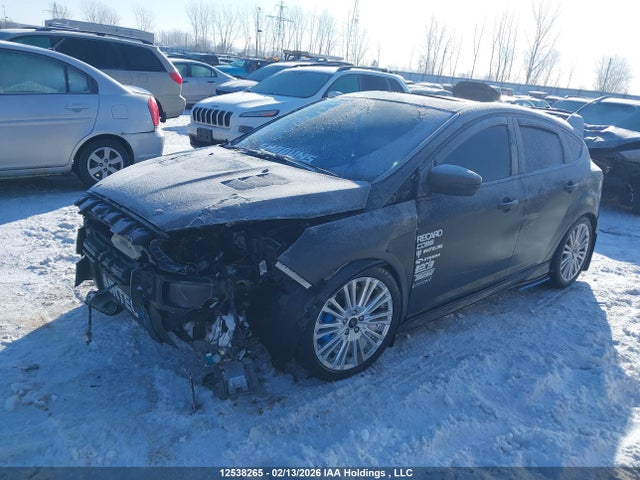 12538265 :رقم المزاد ، WF0DP3TH7H4125238 vin ، 2017 Ford Focus Rs مزاد بيع