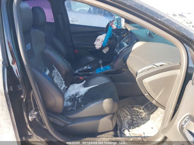 12538265 :رقم المزاد ، WF0DP3TH7H4125238 vin ، 2017 Ford Focus Rs مزاد بيع