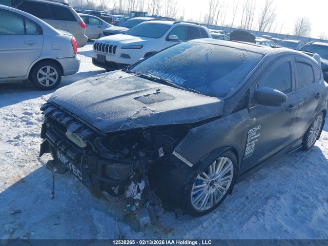12538265 :رقم المزاد ، WF0DP3TH7H4125238 vin ، 2017 Ford Focus Rs مزاد بيع
