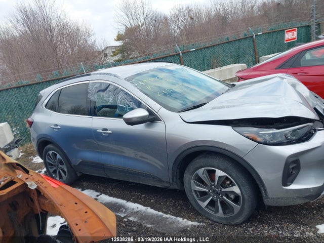 2024 Ford Escape Platinum მანქანა იყიდება აუქციონზე, vin: 1FMCU9JA8RUA51700, აუქციონის ნომერი: 12538286