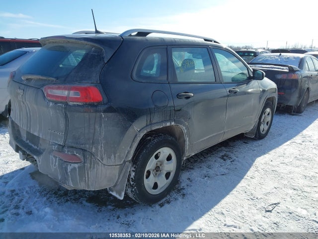 1C4PJMAS3GW183291 Jeep Cherokee Sport