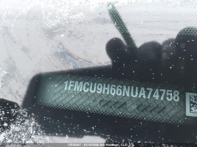 1FMCU9H66NUA74758 Ford ESCAPE SEL