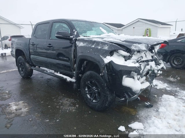 5TFCZ5AN6MX271958 Toyota Tacoma Nightshade