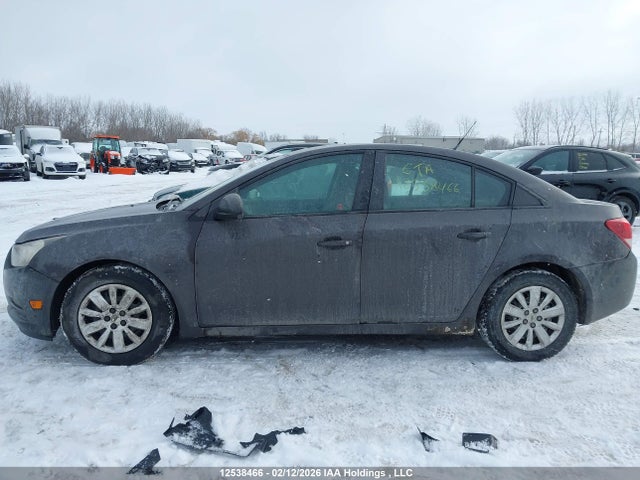 1G1PL5SH5E7383074 Chevrolet Cruze 2ls