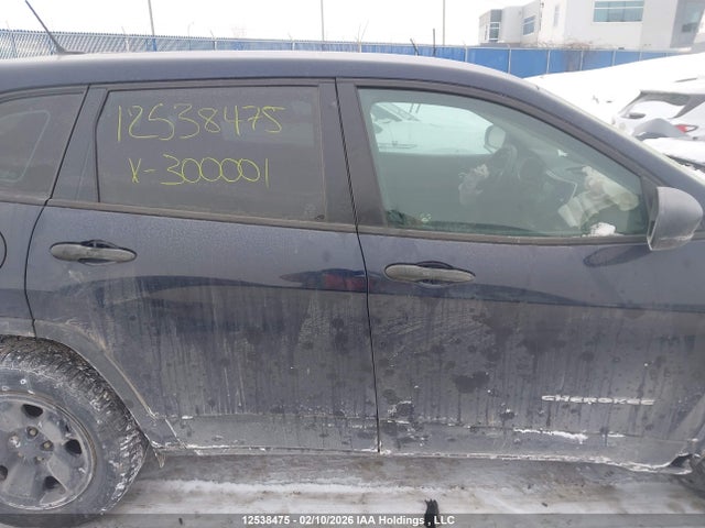 1C4PJMAB7GW300001 Jeep Cherokee Sport