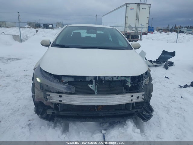 5YFB4MDE9PP035209 Toyota COROLLA LE