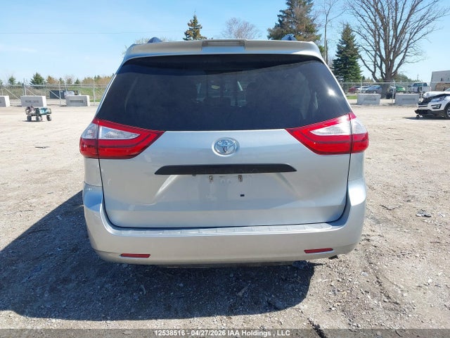 12538516 :رقم المزاد ، 5TDZZ3DC2KS995982 vin ، 2019 Toyota Sienna مزاد بيع