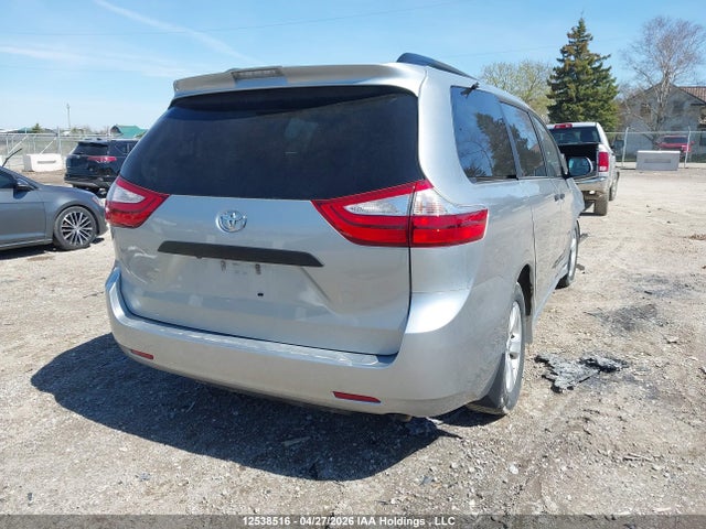 12538516 :رقم المزاد ، 5TDZZ3DC2KS995982 vin ، 2019 Toyota Sienna مزاد بيع