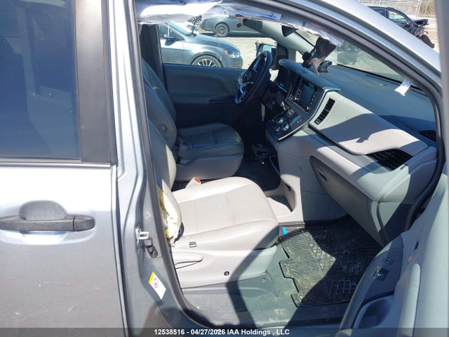 12538516 :رقم المزاد ، 5TDZZ3DC2KS995982 vin ، 2019 Toyota Sienna مزاد بيع