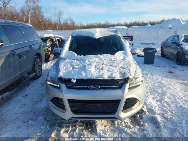 1FMCU9J94FUB84195 Ford Escape Titanium