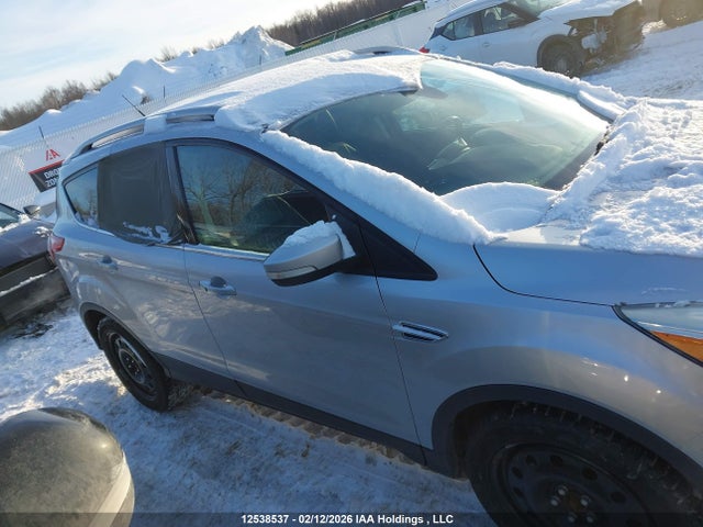 1FMCU9J94FUB84195 Ford Escape Titanium