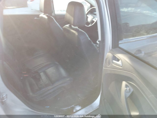 1FMCU9J94FUB84195 Ford Escape Titanium