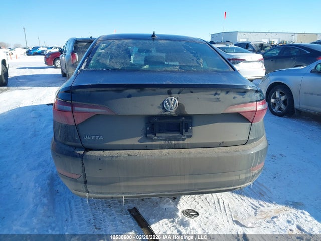 3VWC57BU4MM038483 Volkswagen Jetta Comfortline