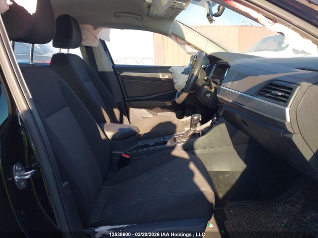 3VWC57BU4MM038483 Volkswagen Jetta Comfortline