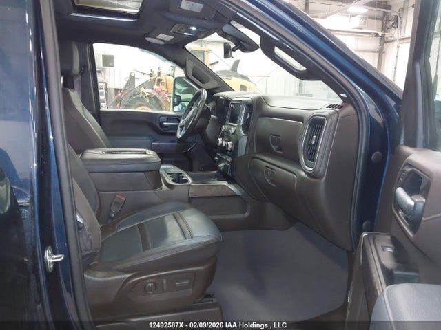 1GT49WEY1NF282775 GMC Sierra 3500hd Denali