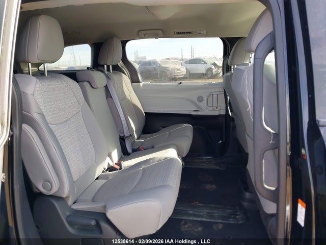 2025 Toyota Sienna Le 8-passenger მანქანა იყიდება აუქციონზე, vin: 5TDGSKFC4SS197213, აუქციონის ნომერი: 12538614