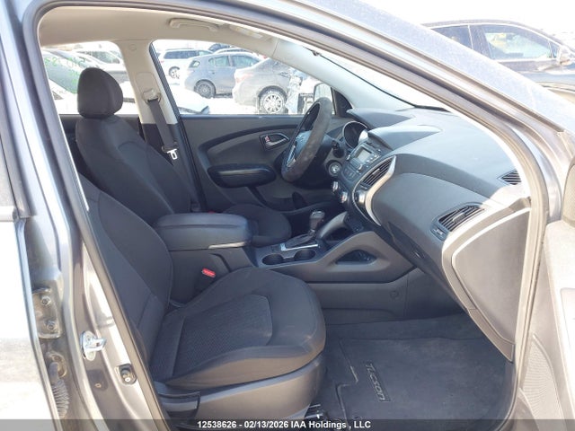 KM8JT3AF6FU086816 Hyundai TUCSON GLS