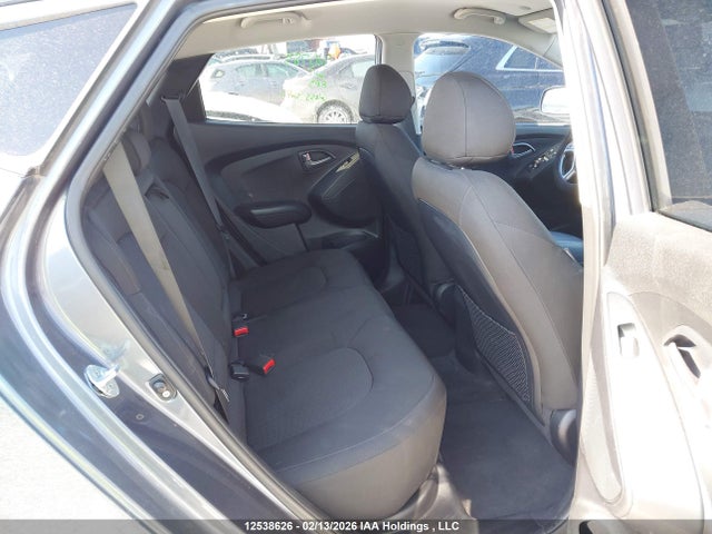 KM8JT3AF6FU086816 Hyundai TUCSON GLS