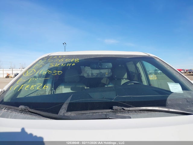 12538648 :رقم المزاد ، 5TDDK3DC6FS118030 vin ، 2015 Toyota Sienna Xle 7 Passenger مزاد بيع