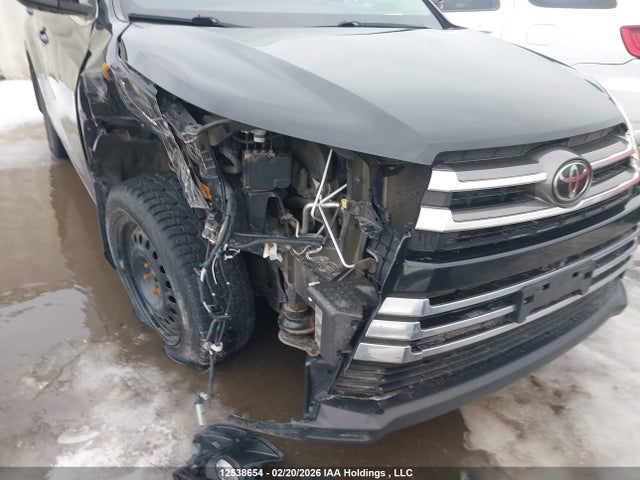5TDDZRFH9KS954772 Toyota Highlander Limited