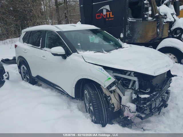 JN8BT3BB3RW443662 Nissan Rogue Sv Moonroof